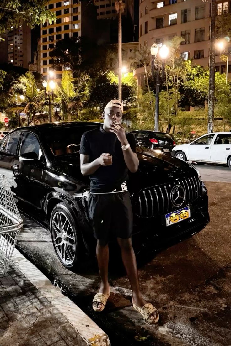 ELA FAZ INTRIGA